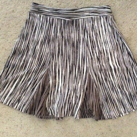 Nic + Zoe Top and Skirt Set - Picture 3 of 5